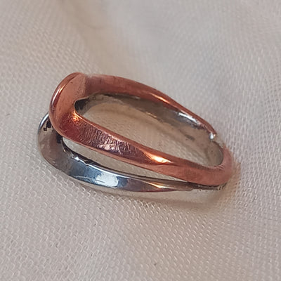 Anello “Talaxos” in rame e argento chiuso per fusione