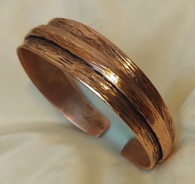 Bracciale in rame “Rodelinda” – battitura lunga –