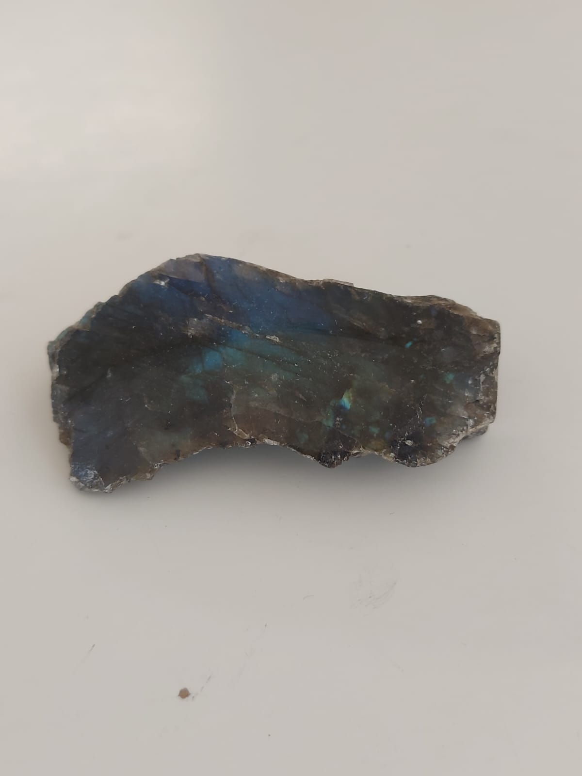 Labradorite grezza